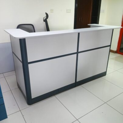 2.0m standard reception desk